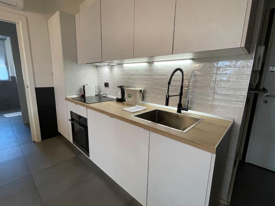 City Center - Modern Flat With Free Parking And Wifi - Apt B Bergamo Exterior foto